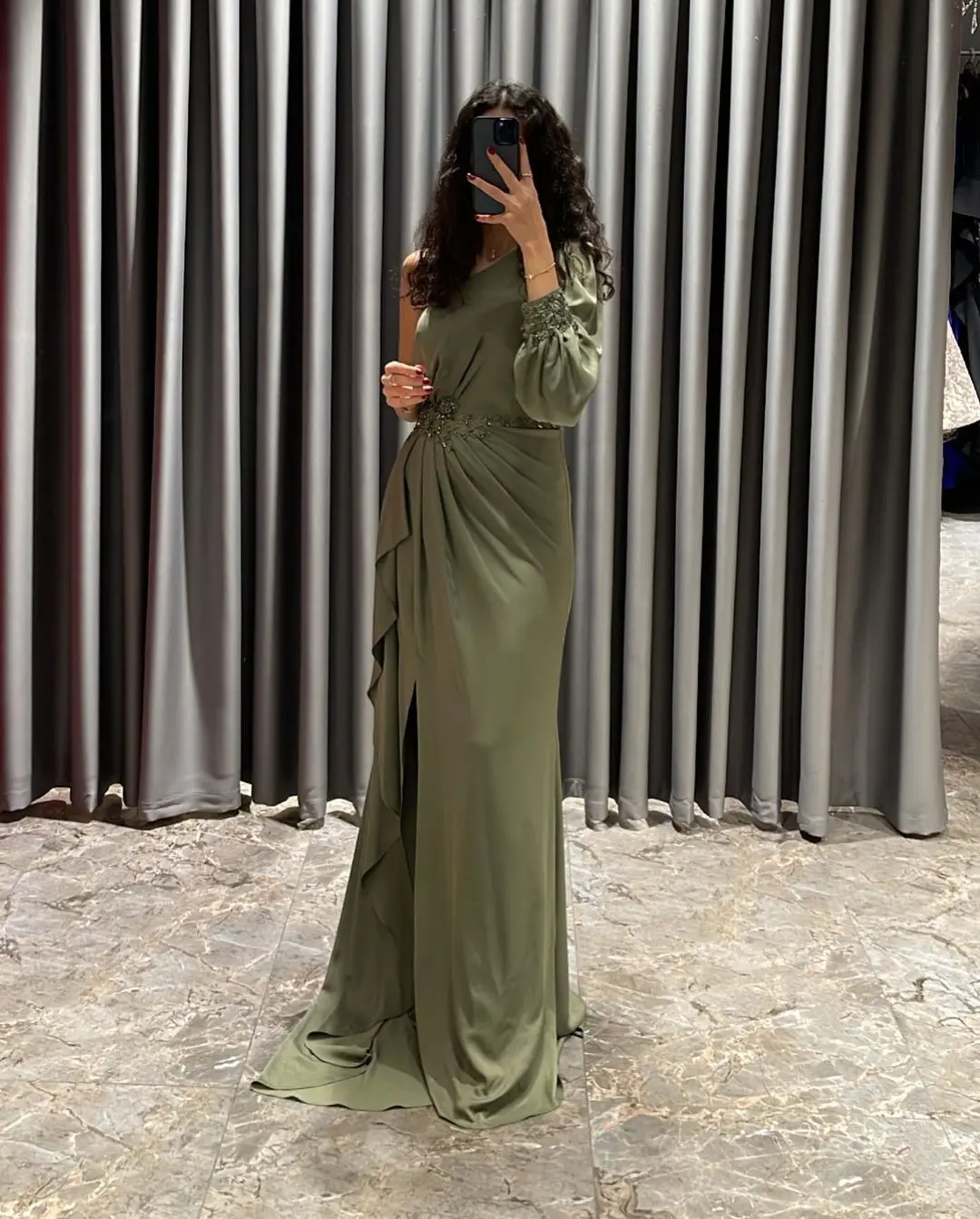

A Line Dusty Blue Silk Chiffon Evening Dresses Long Sleeves Cape Train V Neck Beads Prom Dress Dubai Women Formal Party Gown