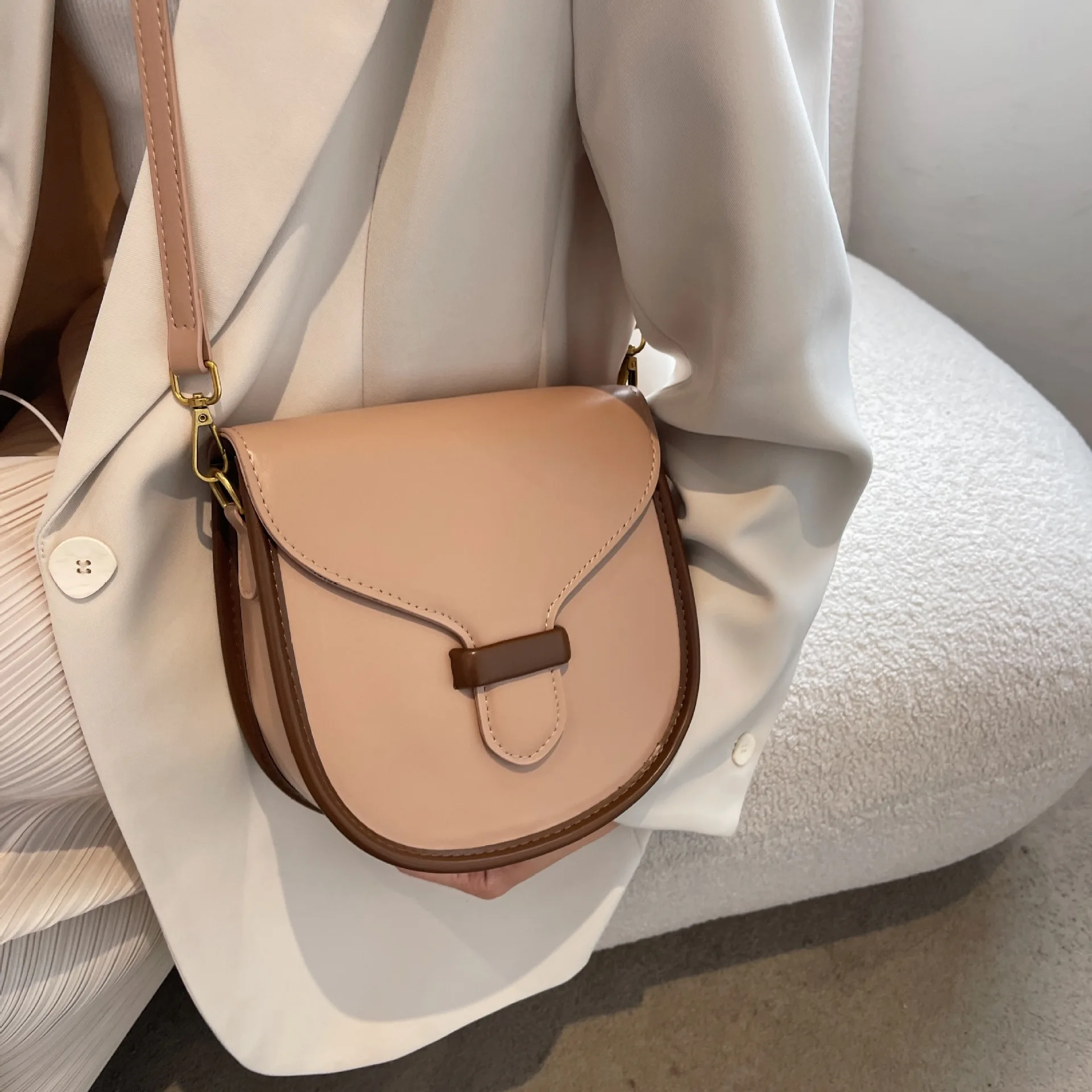 

Новая модная женская сумка W & G, новинка весны 2022, сумки под плечо, Женская нишевая дизайнерская подходящая по цвету маленькая сумка M220206