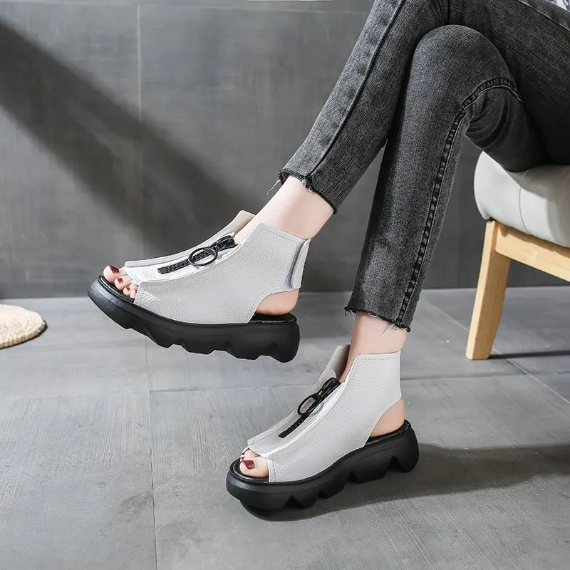 

New Female Sandals Fashion Platform Woman Retro Shoes Summer Flats Sandals Women Casual Beach Shoes Comfort Flip Flops Party