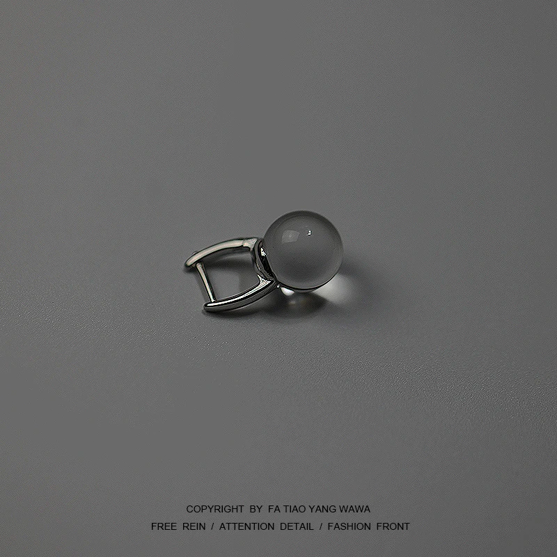 Get bored Wear a glass ball! Ear stud