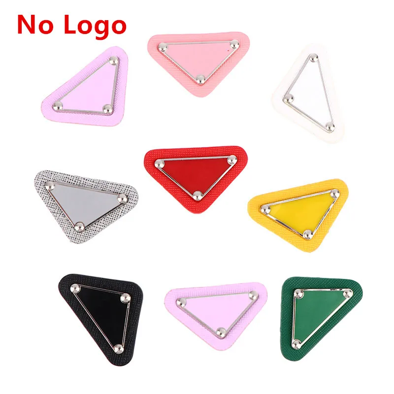 

2pcs/Set Triangular Brand Logo Patches DIY Synthetic Leather For Clothing Sequin Jeans Leather Clothing Embroidery Brand Emblem