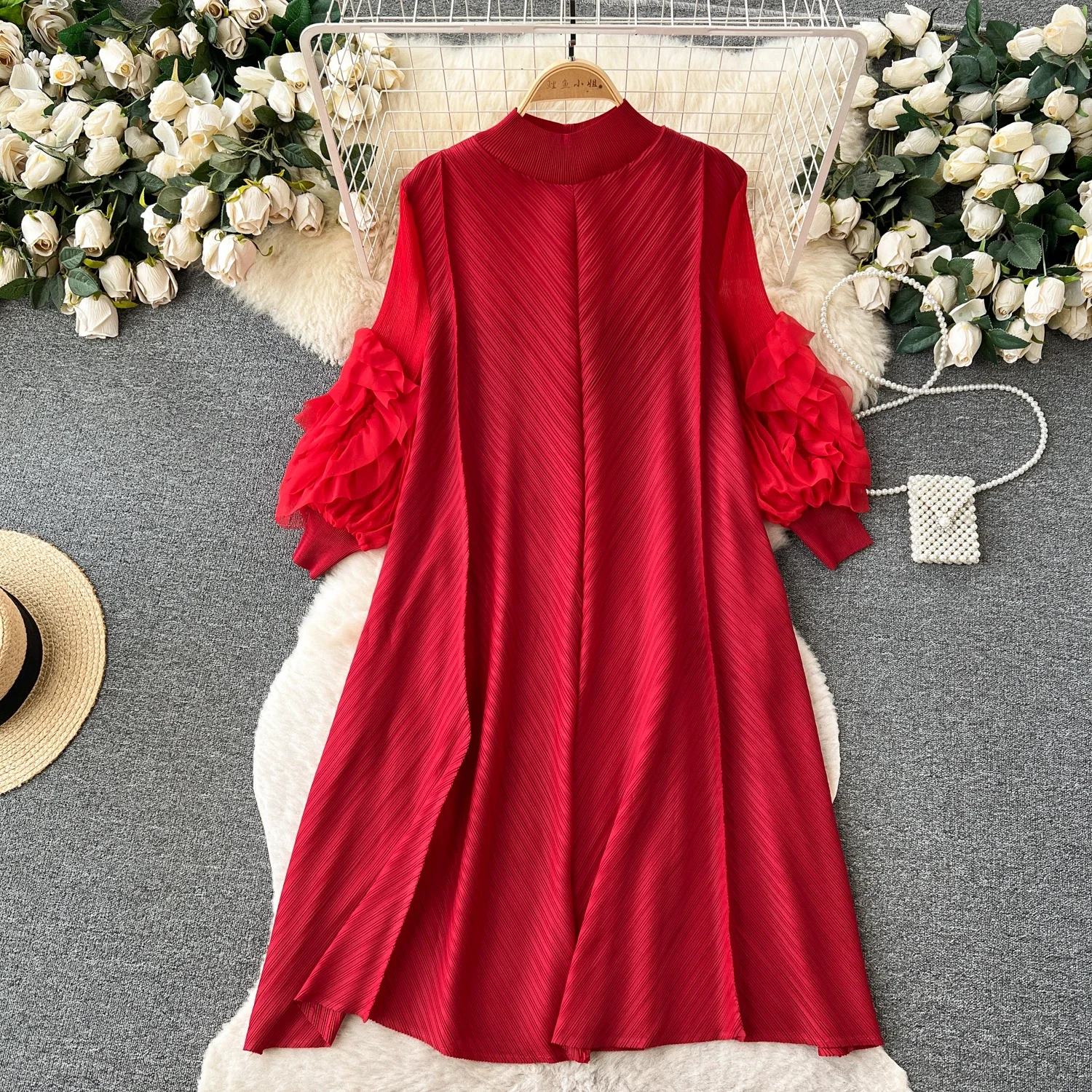 

Элегантное темпераментное модное свободное эластичное плиссированное платье-трапеция VANOVICH в Корейском стиле с рукавами-лепестками и воротником-стойкой