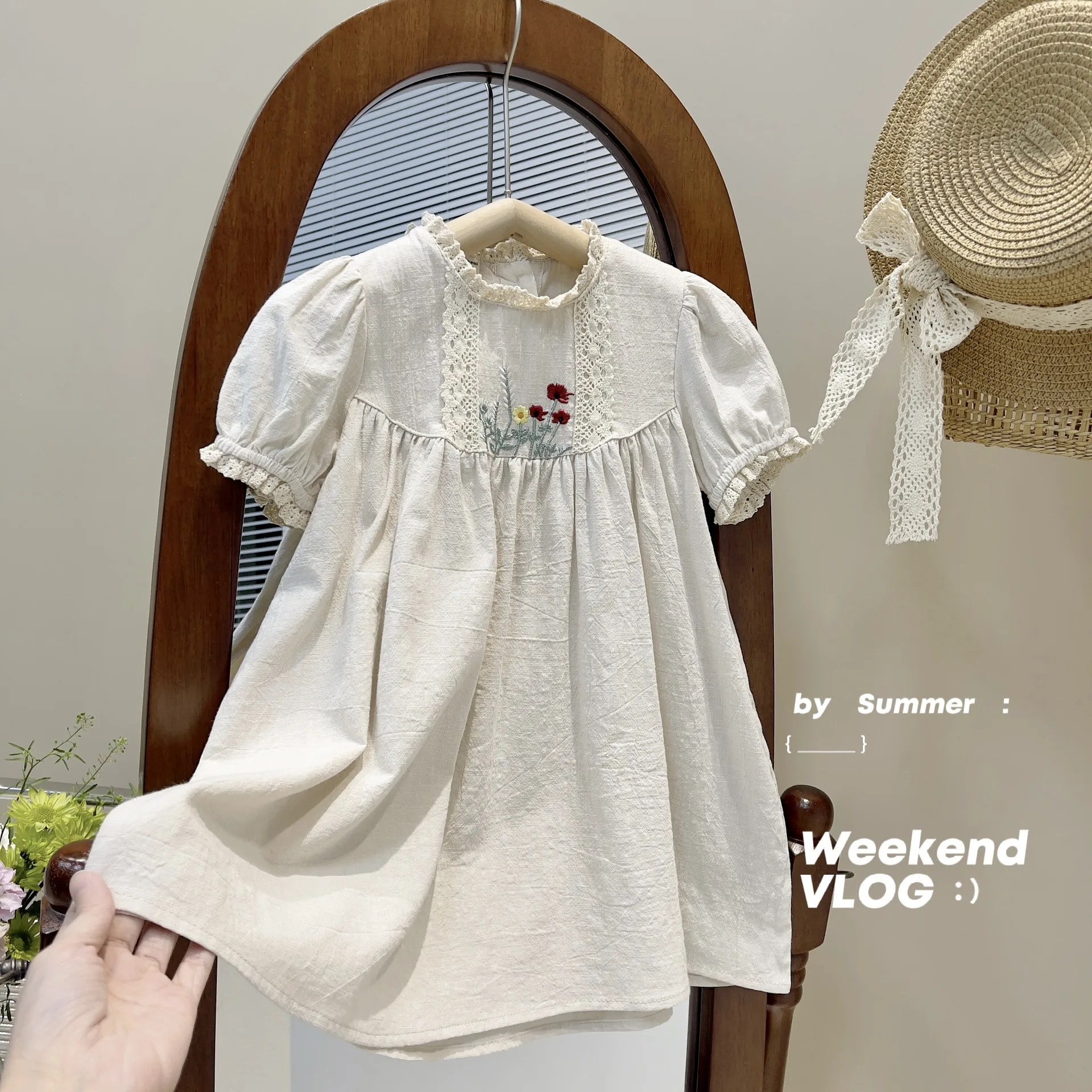 

Version Girl's Cotton and Linen Embroidered Flower Dress, Summer 2023 New Westernized Little Girl Bubble Sleeved Princess Dress