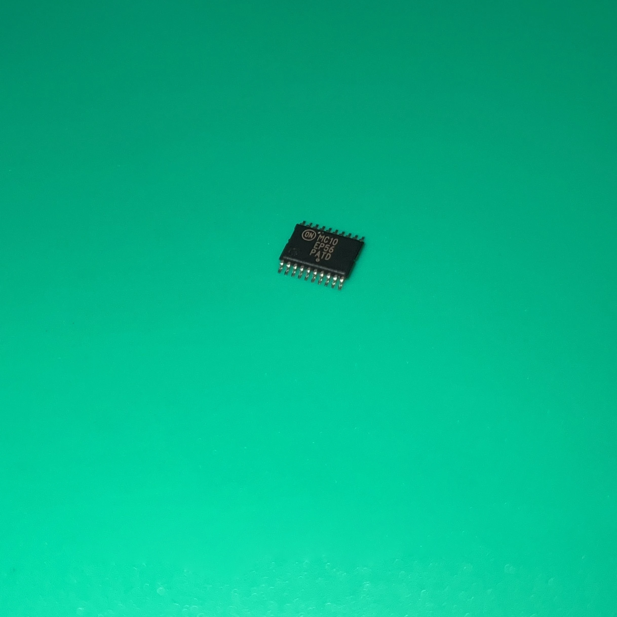 

2 шт./лот MC10EP56DTR2G TSSOP20 MC10 EP56 DTR2G IC DIFF DIG MULTPL 2X2:1 20TSSOP MC10EP56 DTRG MC10EP56DTRG MC10EP56DTG MC10EP56DTG MC10EP56D
