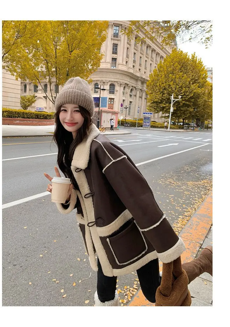 2024 зимняя новая замшевая шуба с роговими пуговицами интегрированная кофейного