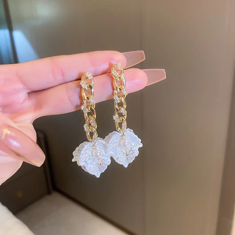 

Minar Temperament White Color Shell Flower Petal Dangle Earrings for Women Spark CZ Zircon Pearl Hollow Chain Tassel Earring