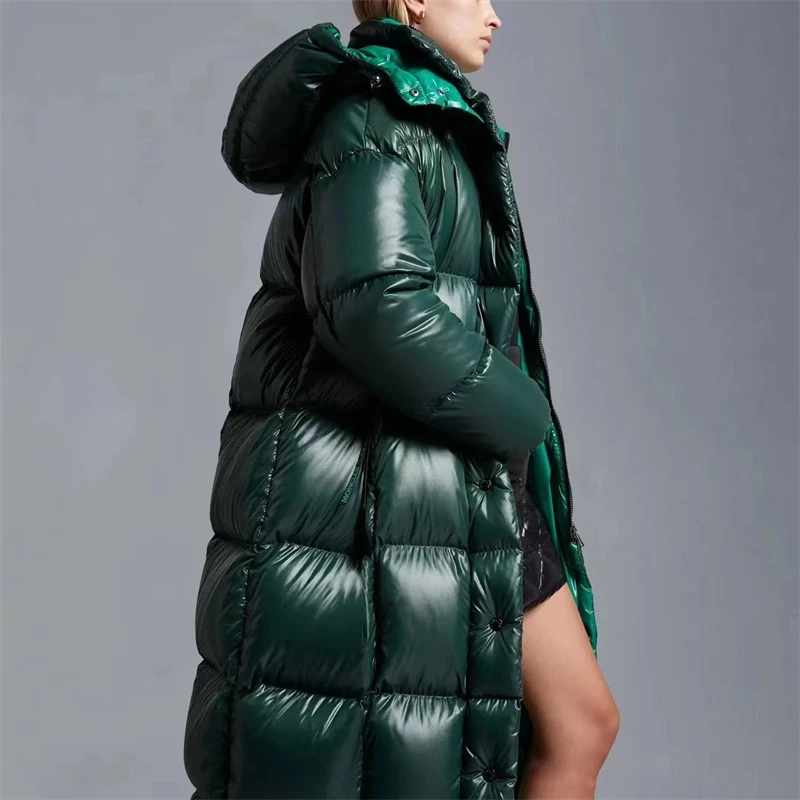 Рисунок 5 - Женский пуховик средней длины с воротником-стойкой