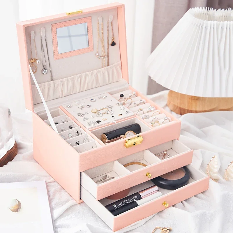 Кожаная шкатулка для драгоценностей в современном стиле экологически чистая