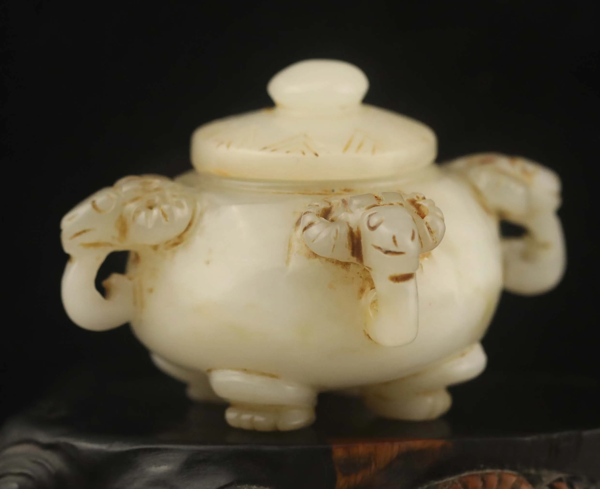 

Old China Natural hetian Jade Hand Carved dragon bottle teapot four sheep fan zun