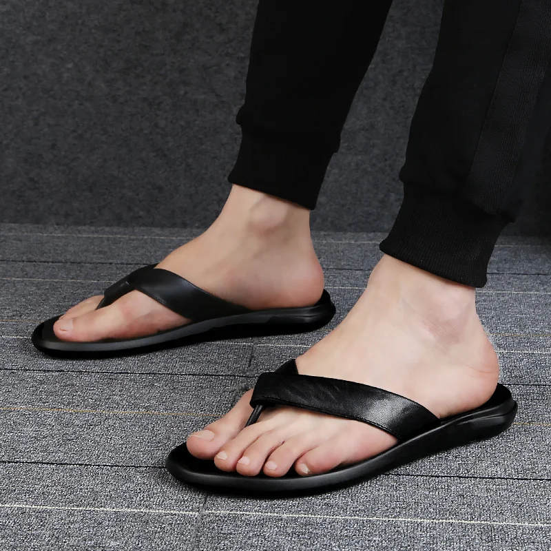 

Gene Leather Mens Flip Flops New Summer Slippers Men Non-Slip Flats Outside Half Drag Cool Slippers Man Sandals