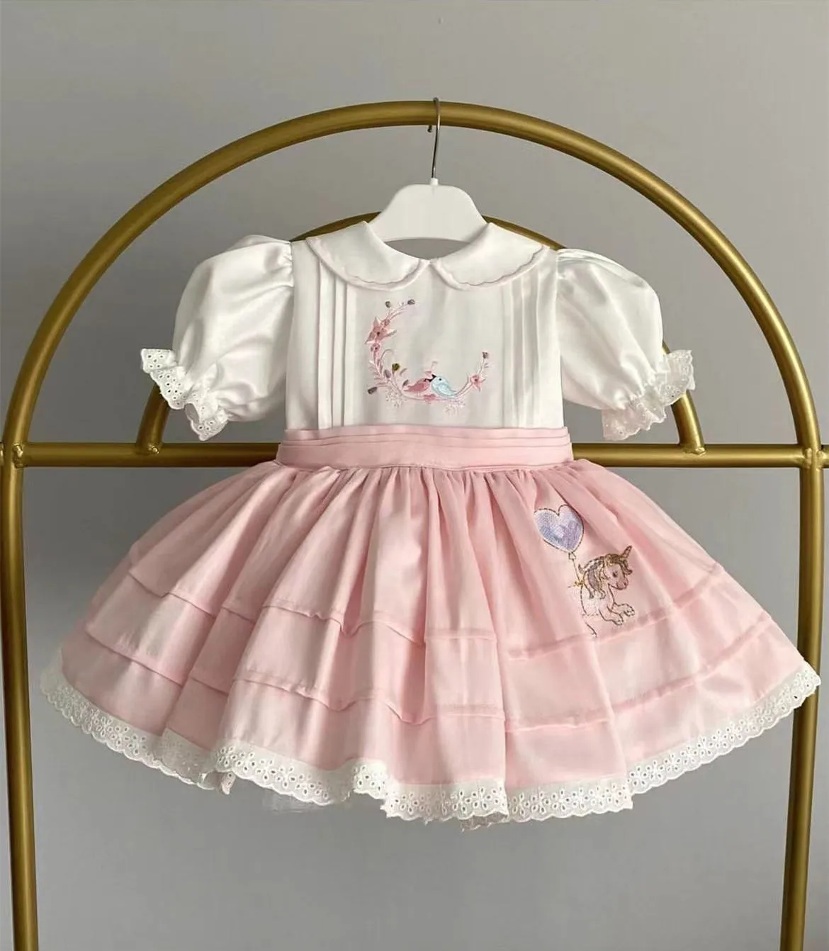 Женское летнее платье принцессы с вышивкой в виде розового единорога