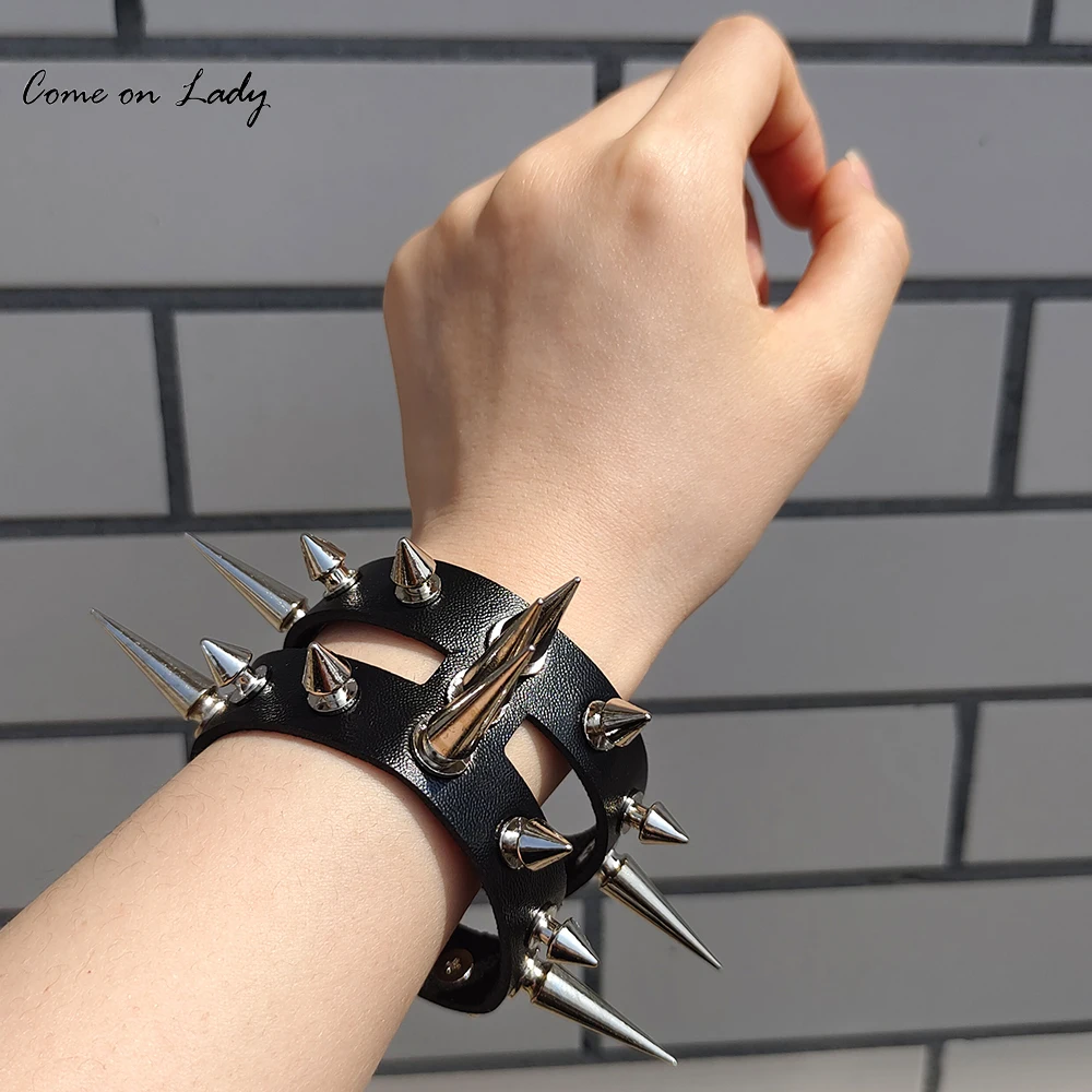 

PU Leather Studded Cuspidal Spikes Rivet Stud Wide Cuff Punk Gothic Rock Unisex Bracelet Men Jewelry Halloween Wristband