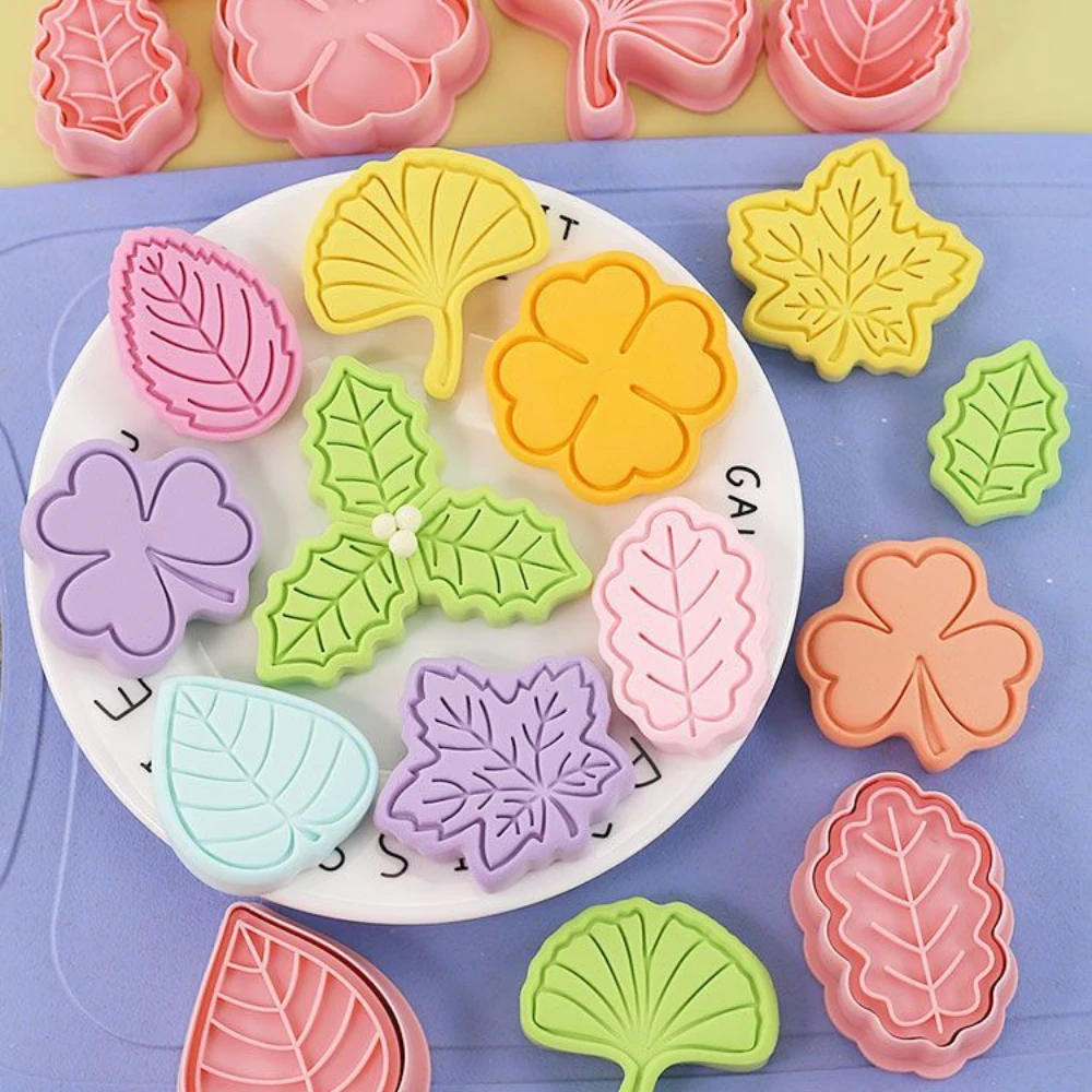 

8pcs Leaf Baking Cookie Mold Cartoon Turn Sugar Plant Leaf Embossing Mold Clover Maple Leaf Cookie Pressing Tool Cookie Cutter