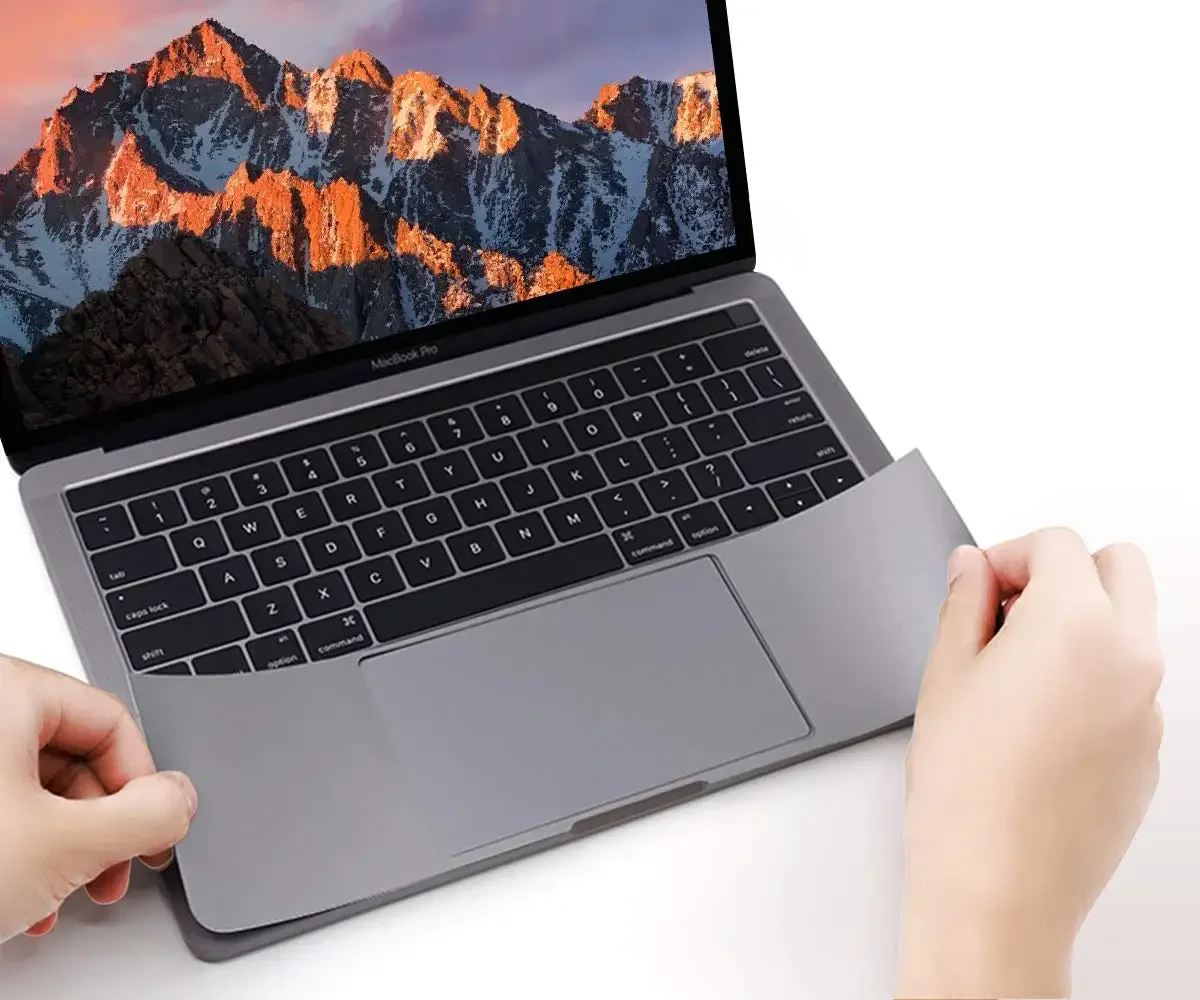 Фото Защитная пленка-наклейка 2026 для MacBook Pro 14/16 (A3426, A3428, A3112/A3185/A3401/A3403/A3186) – защита корпуса и зоны ладоней №3