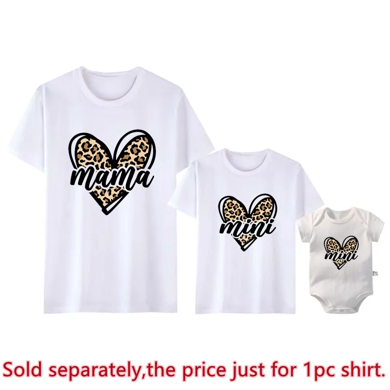 Фото Семейная одежда с леопардовым принтом Mama Mimi, одинаковые комплекты для мамы и дочки, наряд с короткими рукавами, модная футболка для мамы и дочки, топы №4