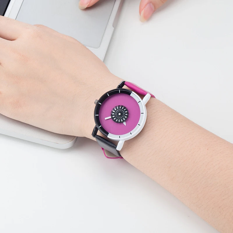 

Unique Minimalist Personality Black White No Number Watches Fashion Simple Faux Leather Band Quartz Wristwatch Couple Watch