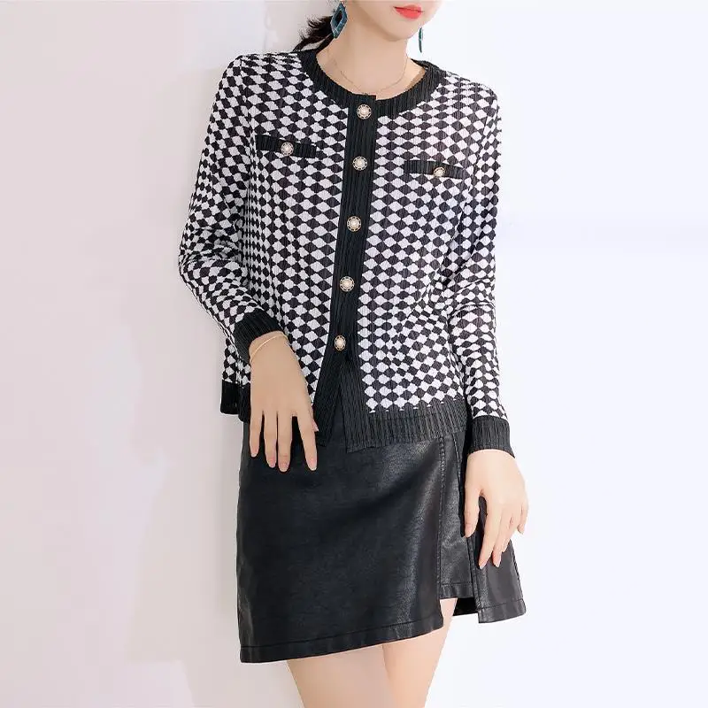 

Women Fashion Cardigan Miyake Pleated Casual Top 2022 Autumn Round Collar Single-breasted Long Sleeve French Style Coat Clothes