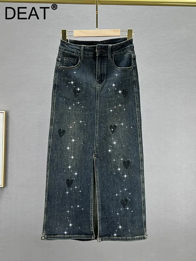 

Женская джинсовая юбка с высокой талией DEAT, длинная юбка с разрезом, украшенная стразами, в форме сердца, 29L3981, осень 2023