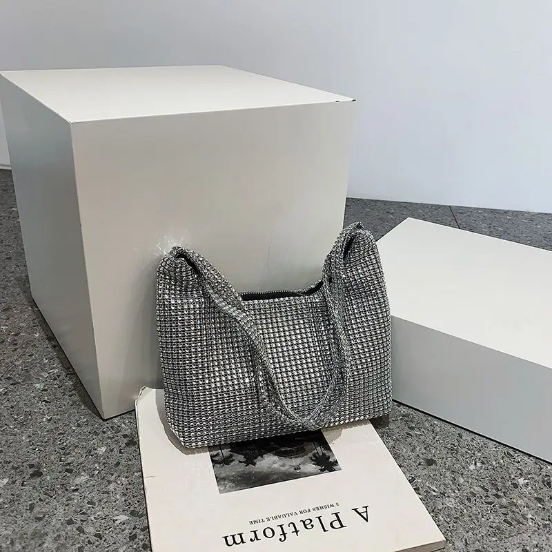 

Y2K Design Women INS Fashion Rhinestone Square Bag Ladies Messenger Bag Designer Pearl Chain Shoulder Corssbody Bags