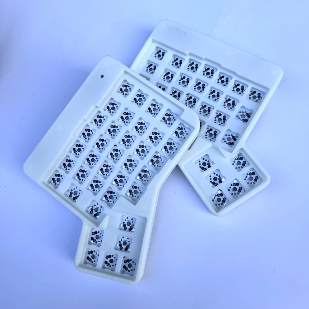 Фото Комплект проводной раздельной клавиатуры Ergodox, изготовленный из акрилового материала, с поддержкой горячей замены, RGB-подсветкой, QMK/VIAL, ортолинейными индикаторами, механическая клавиатура. №2