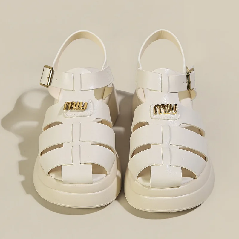 Новинка 2024 летние женские уличные сандалии в британском стиле дизайнерские