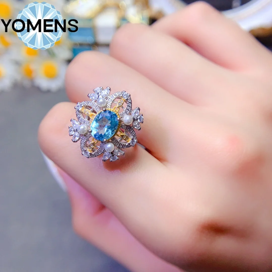 Женское кольцо из серебра 925 пробы с топазом