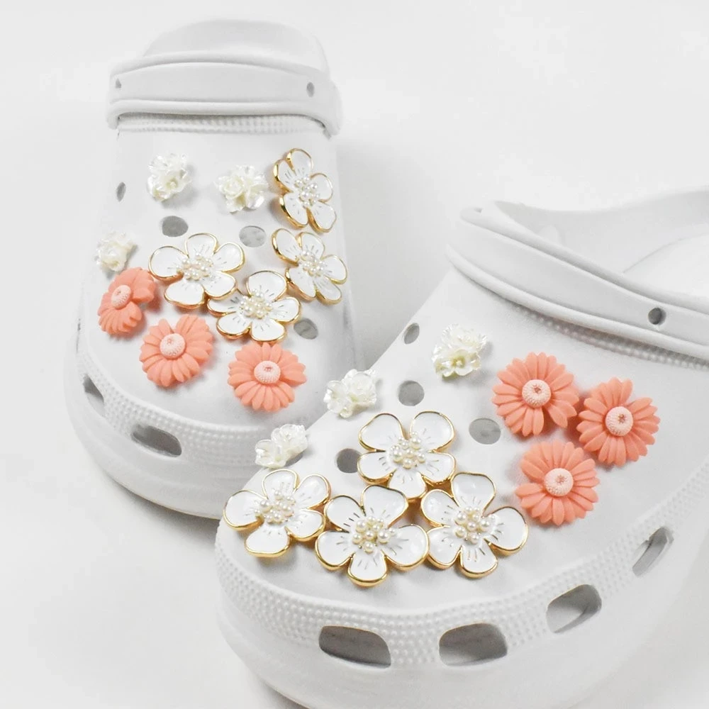 Best Selling White Daisy Sunflower Combination Suit Elegant Vintage Pearl Chain Shoe Jewelry All-Match Flower Shoe Charms