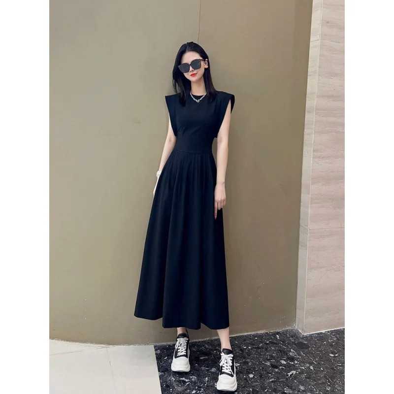 

2023 Hepburn style high-end sense sleeveless dress women's summer temperament foreign commuting waist thin little black dress