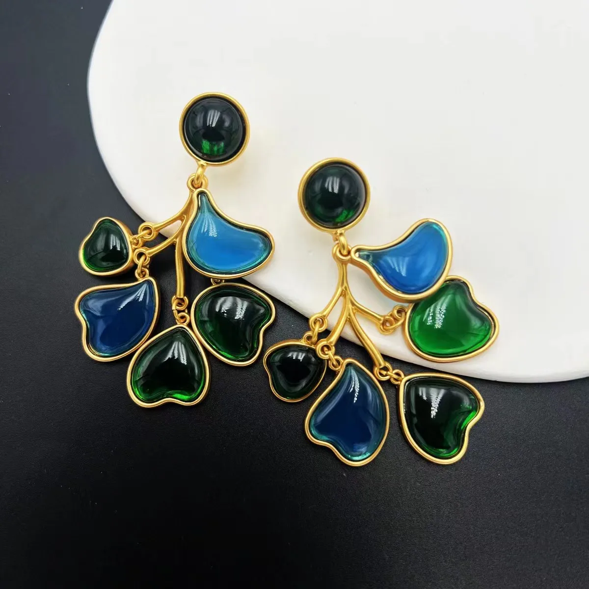 

Retro light luxury niche temperament with high-grade blue-green gradient 925 silver needle earrings