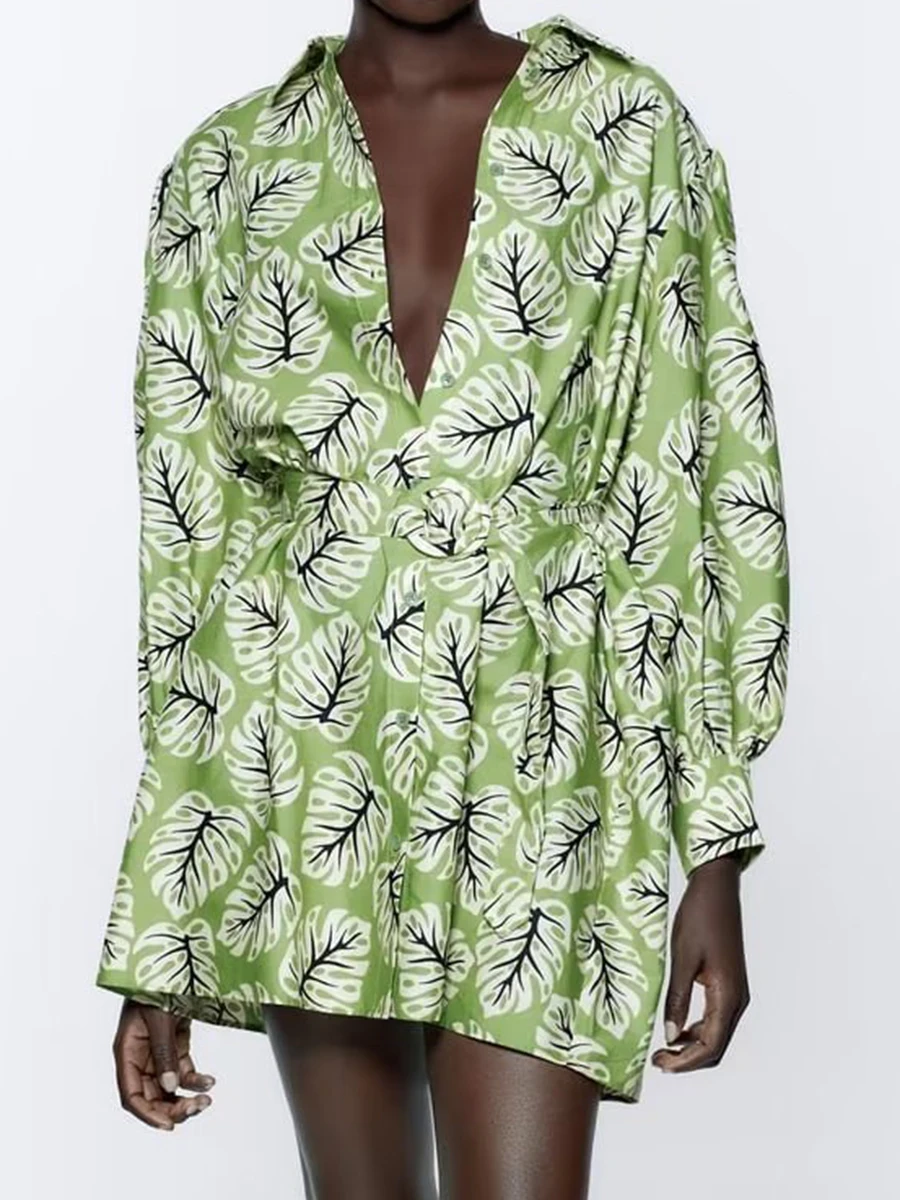 

Платье-рубашка с поясом и отложным воротником, на пуговицах