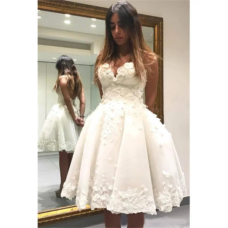 

White Knee Length Backless Sweetheart Homecoming Dresses With 3D Flowers A-Line Short Cocktail Party Prom Dresse