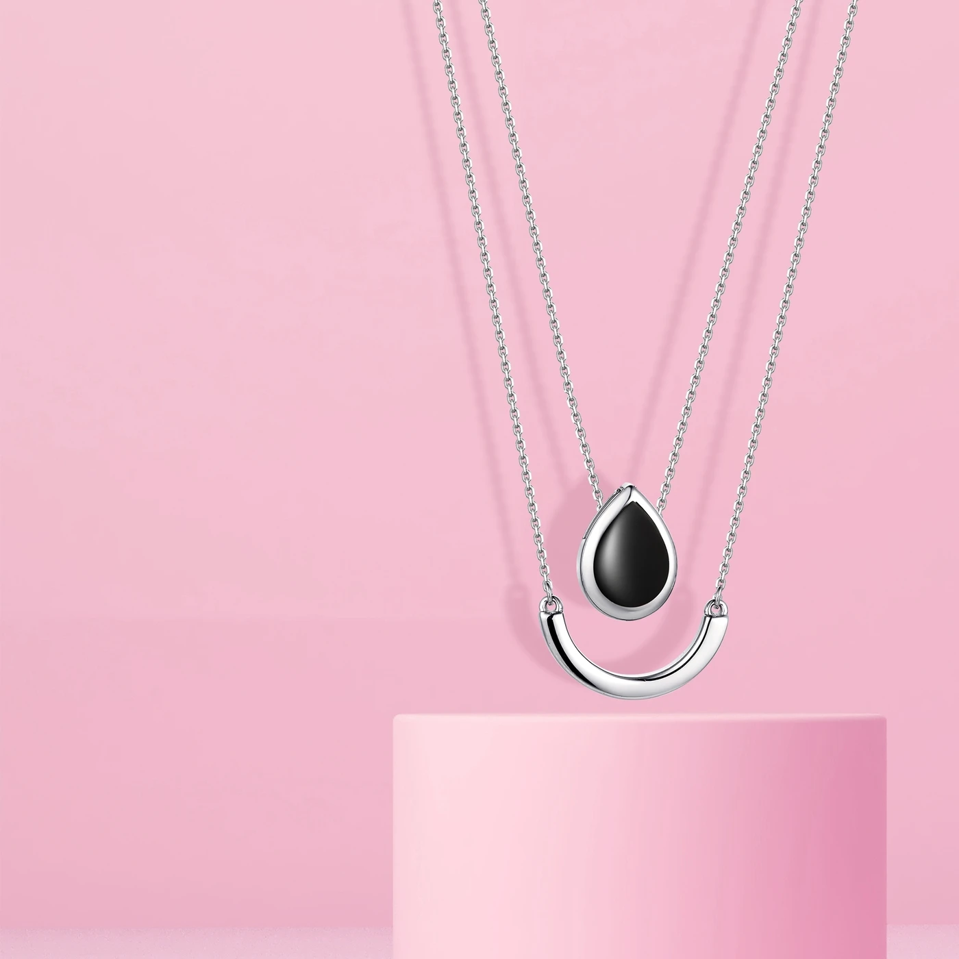 Колье тренд 2021 из серебра 925 с покрытием родия вставка: эмаль. Бесплатная доставка