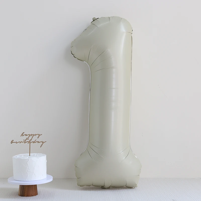 Воздушные шары в виде цифр с короной 2 шт