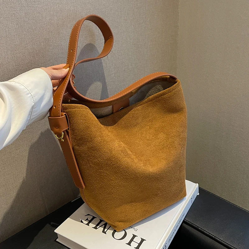 

2pcs/set Vintage Nubuck Leather Shoulder Crossbody Bags for Women Winter 2022 Bucket Bags Ladies Designer Handbags and Purses
