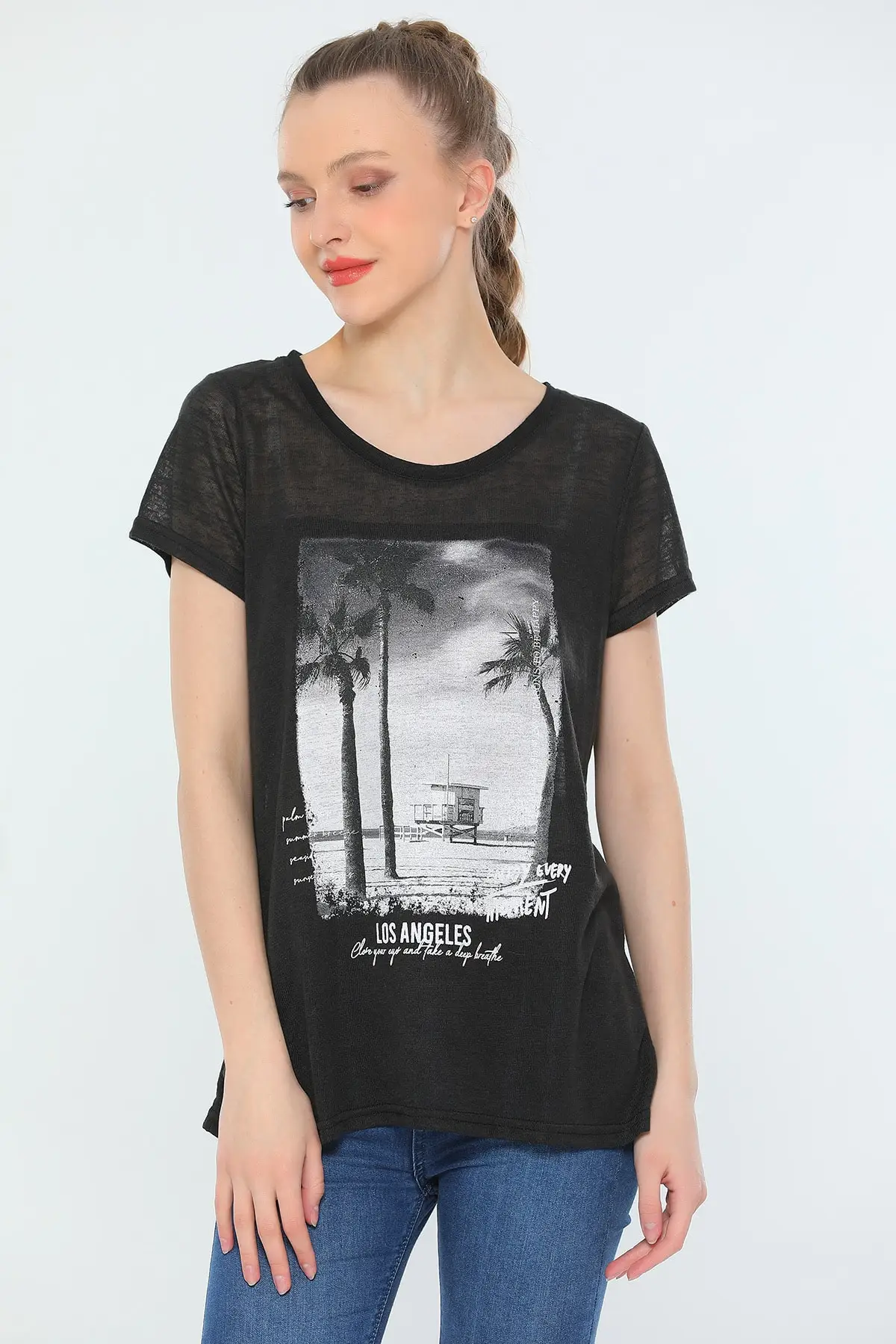 

Черная Женская футболка из лайкры с круглым вырезом и принтом Salas