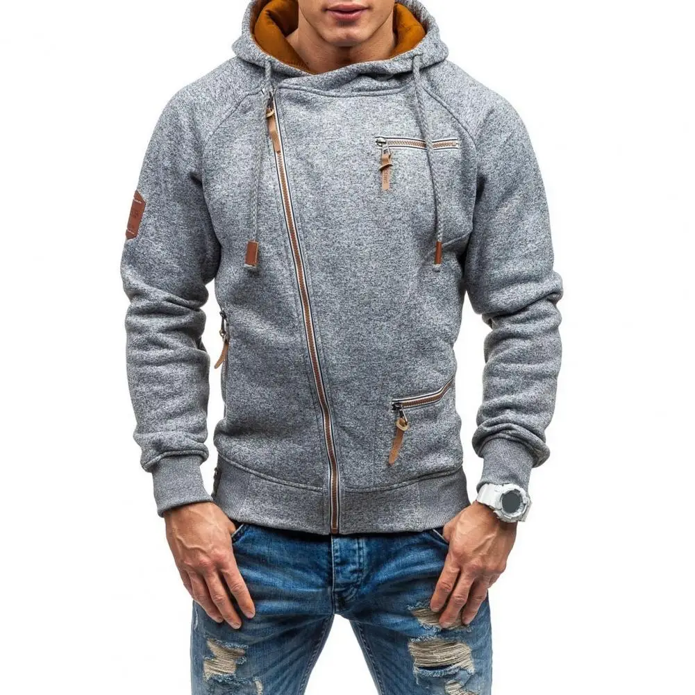 

Мужское однотонное пальто с несколькими карманами и косой молнией