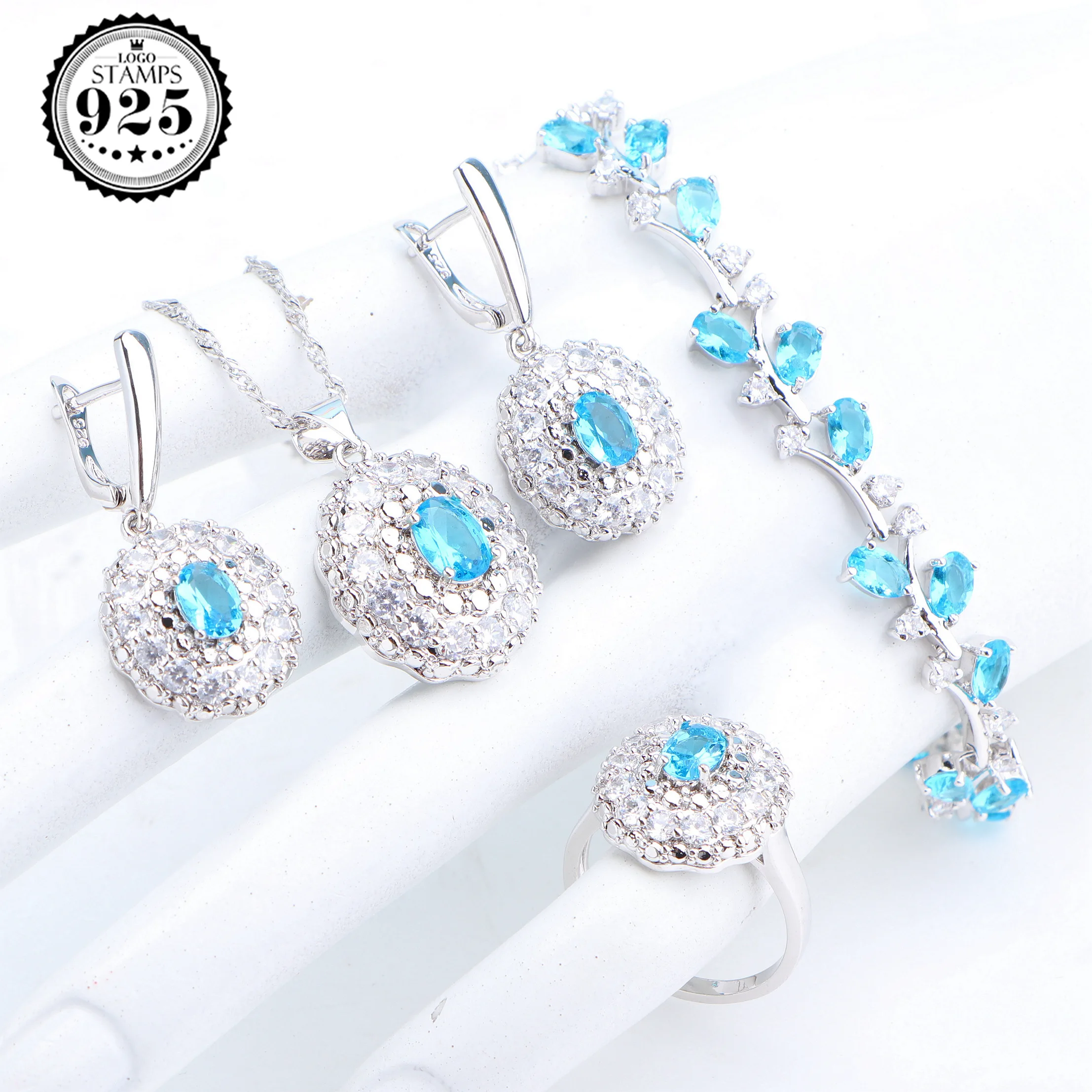 

Комплект из колье и серёг, из серебра 925 пробы