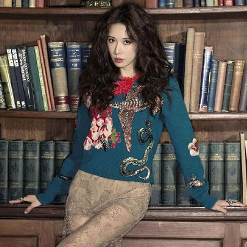 

Luxury Embroidery Sequins Beads Rhinestone Flower Flying Bird Blue Knitwear O-Neck Sweater High Quality Lady Pullovers 2023