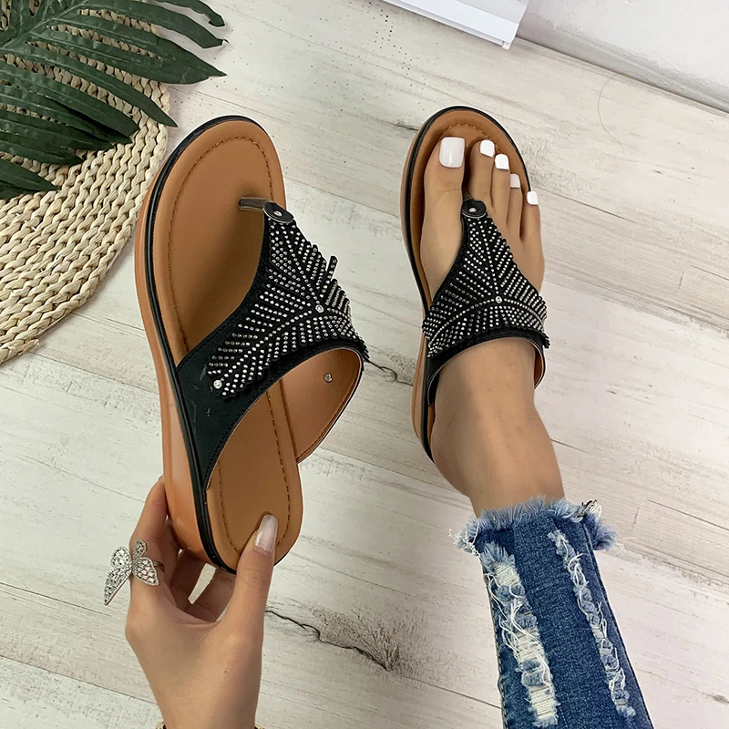 

Женские однотонные шлепанцы на танкетке, уличные Нескользящие пляжные сандалии на платформе, размеры 36-42, новинка 2023