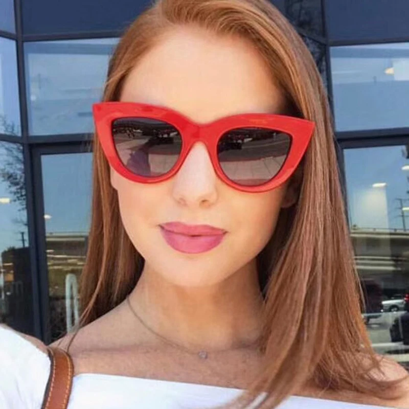 2022 Fashion cute sexy retro cat eye sunglasses women small black white triangle vintage cheap sun glasses red female uv400