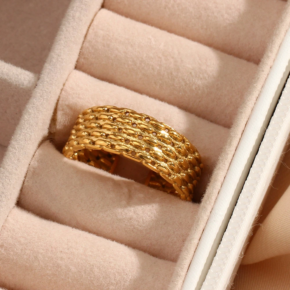 

2021 New Tarnish Free Anti-allergenic Vintage Braid Open Size Resizable Gold Rings For Women Wide Texture Adjustable Index Ring