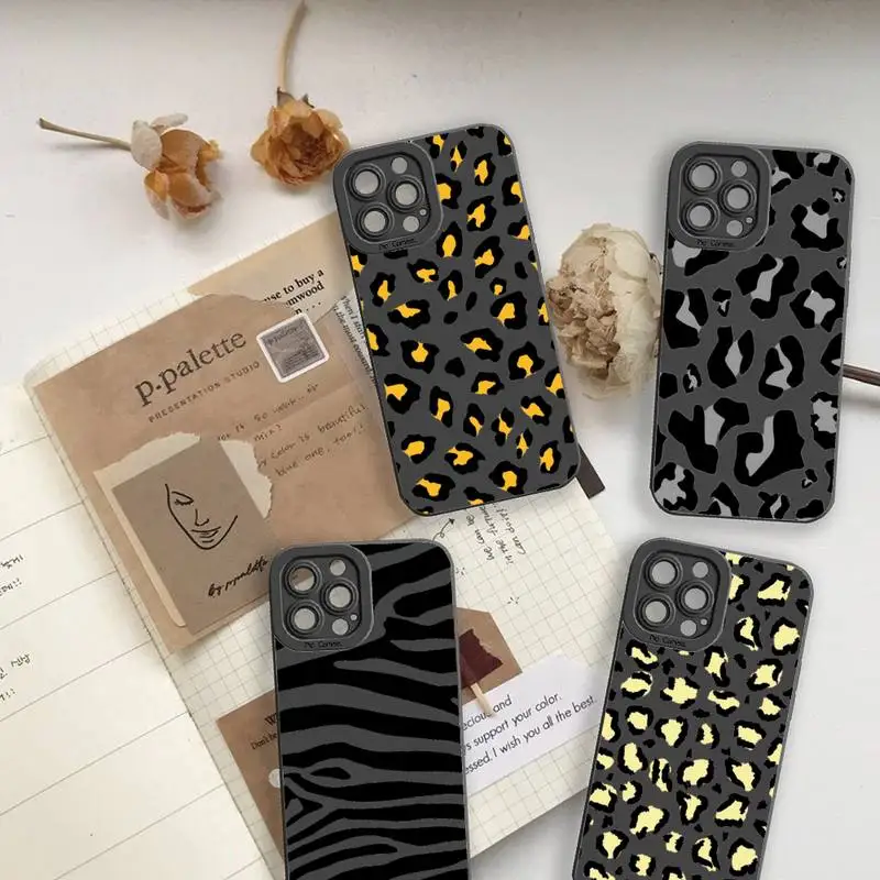 

Fashion Leopard zebra Pattern Phone Case For iPhone 13 12 11 Pro MAX Mini X XS XR 7 8 Plus Camera Lens Liquid Silicone