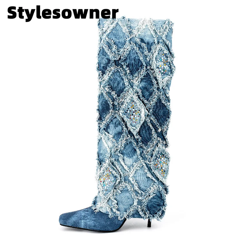 

Роскошные брендовые дизайнерские высококачественные джинсовые стразы женские сапоги с кисточками Зимние новые стильные облегающие блестящие длинные сапоги на высоком каблуке 2023