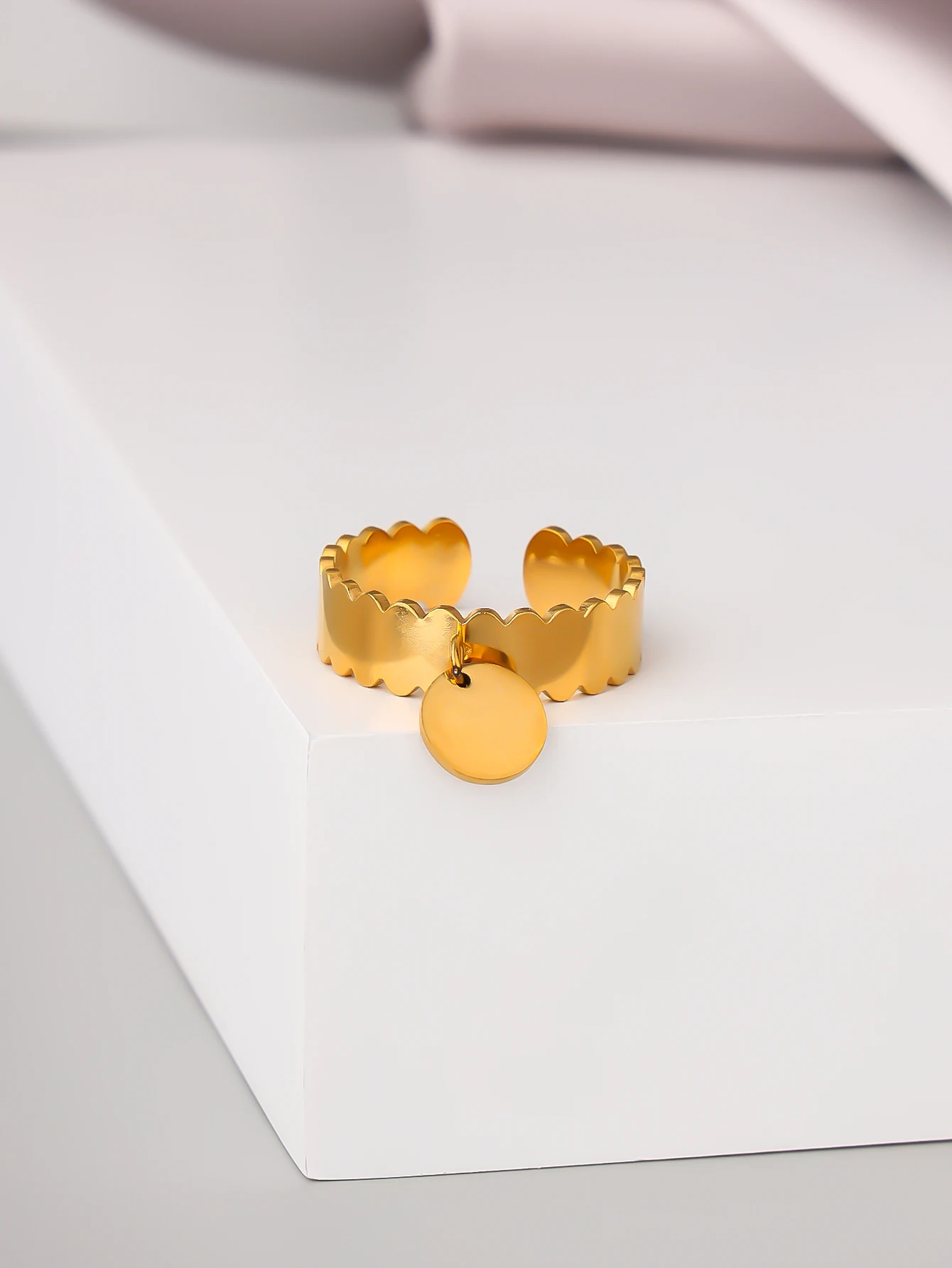 Minimalist Style Pendant Small Circle Titanium Steel Ring for Men and Women, Versatile 18K Gold Plated Pair Ring for Couples