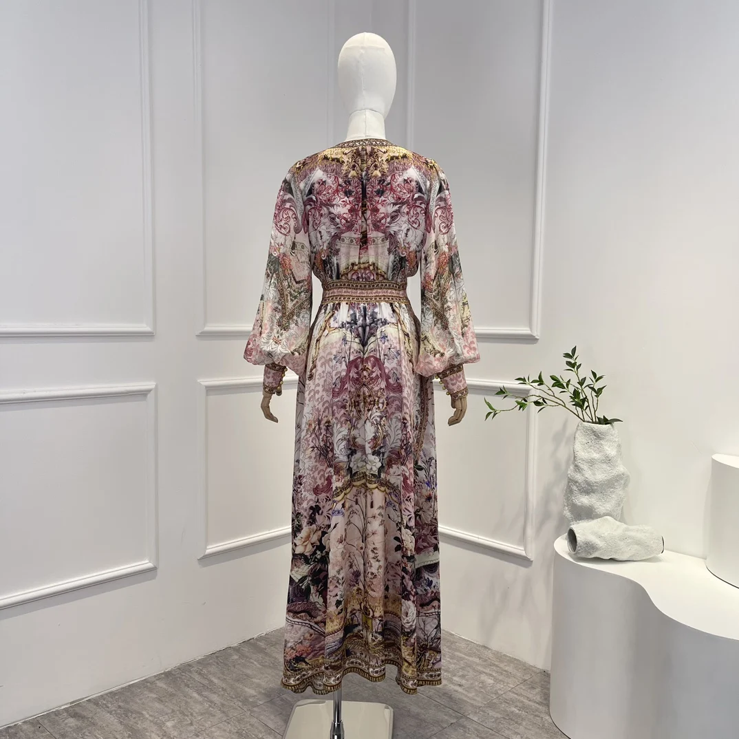 Рисунок 2 - Женское платье средней длины