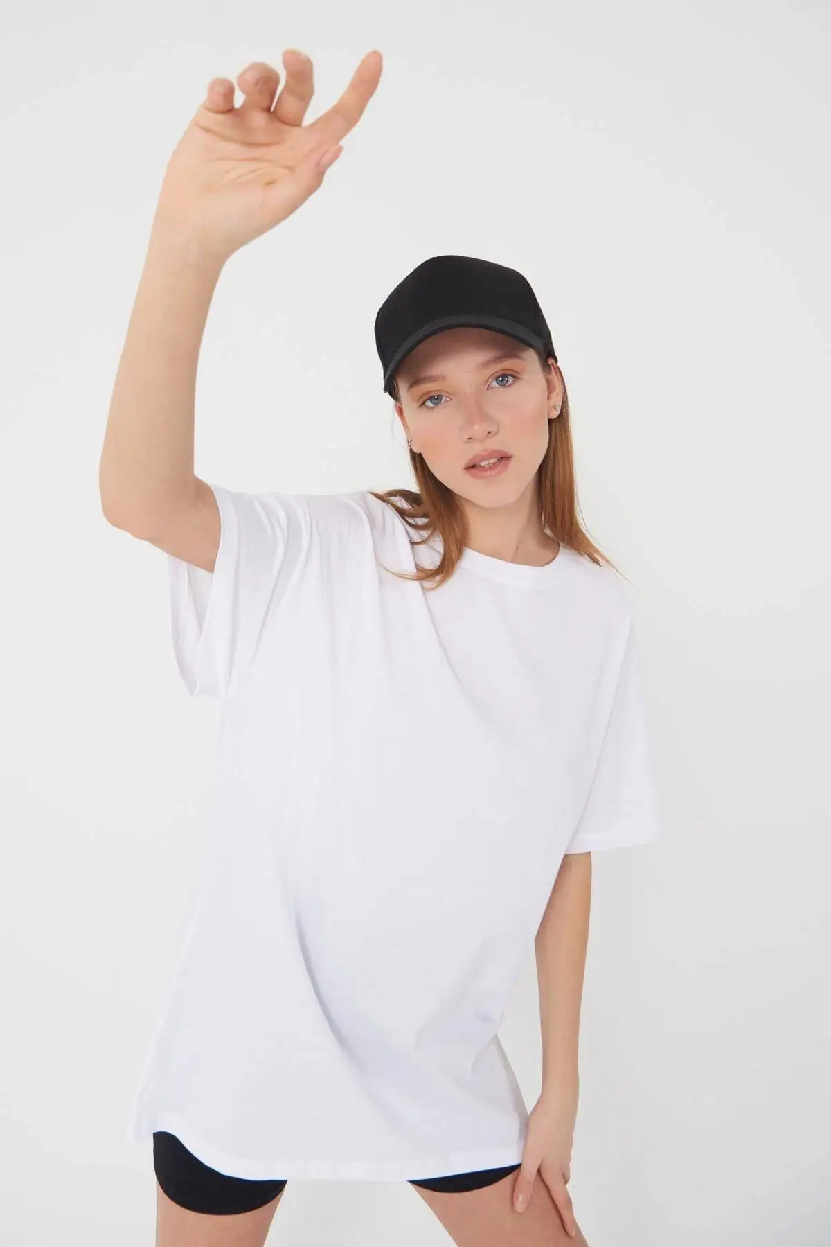 

Women's White Basic T-Shirt P0337 - T11 Adx-0000021644