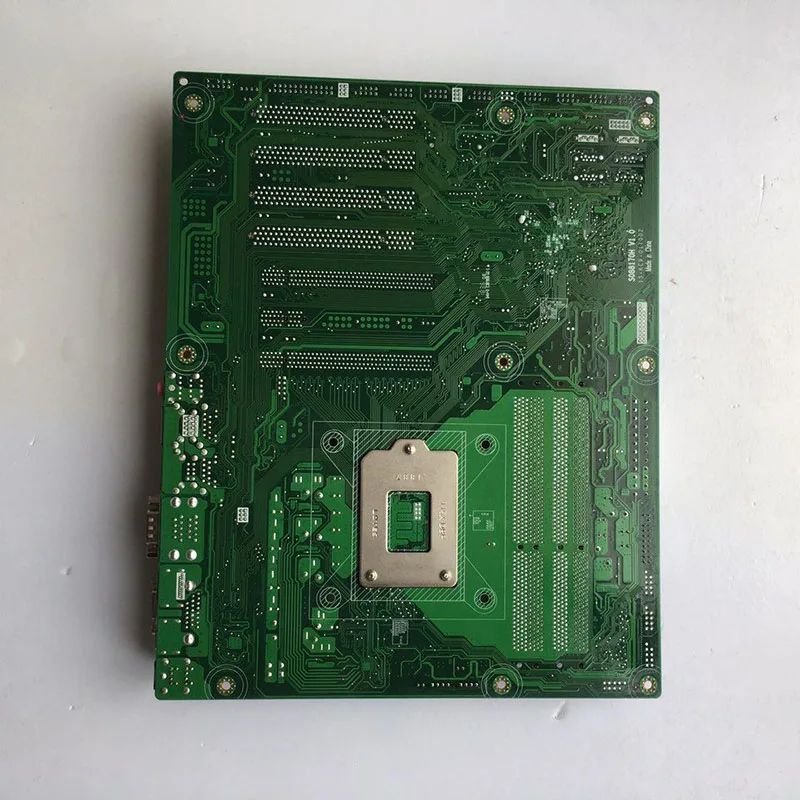 Для материнской платы промышленного управления Advantech поддерживает 4-е поколение