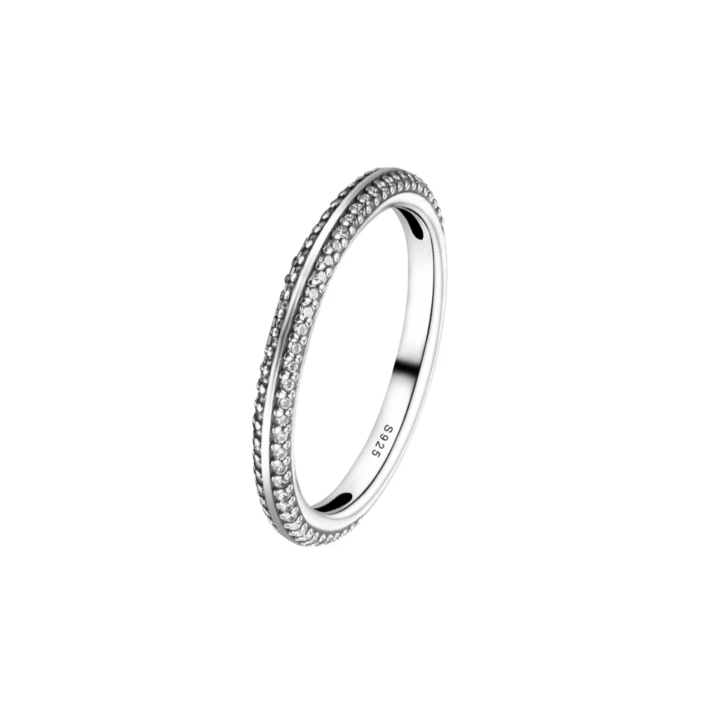 

Женское кольцо из серебра 925 пробы с прозрачным камнем