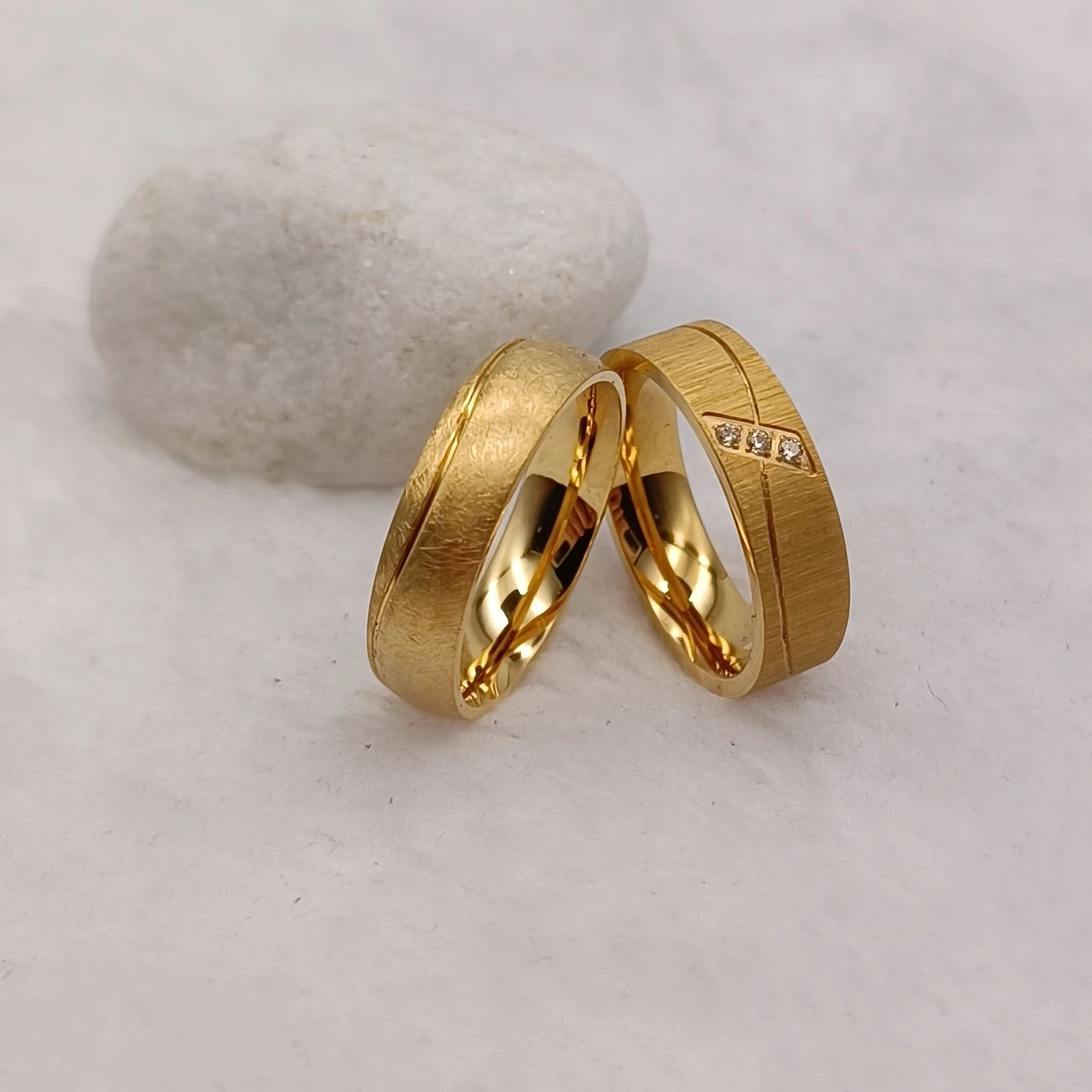 Покрытое 24-каратным золотом кольцо на День святого Валентина свадебное