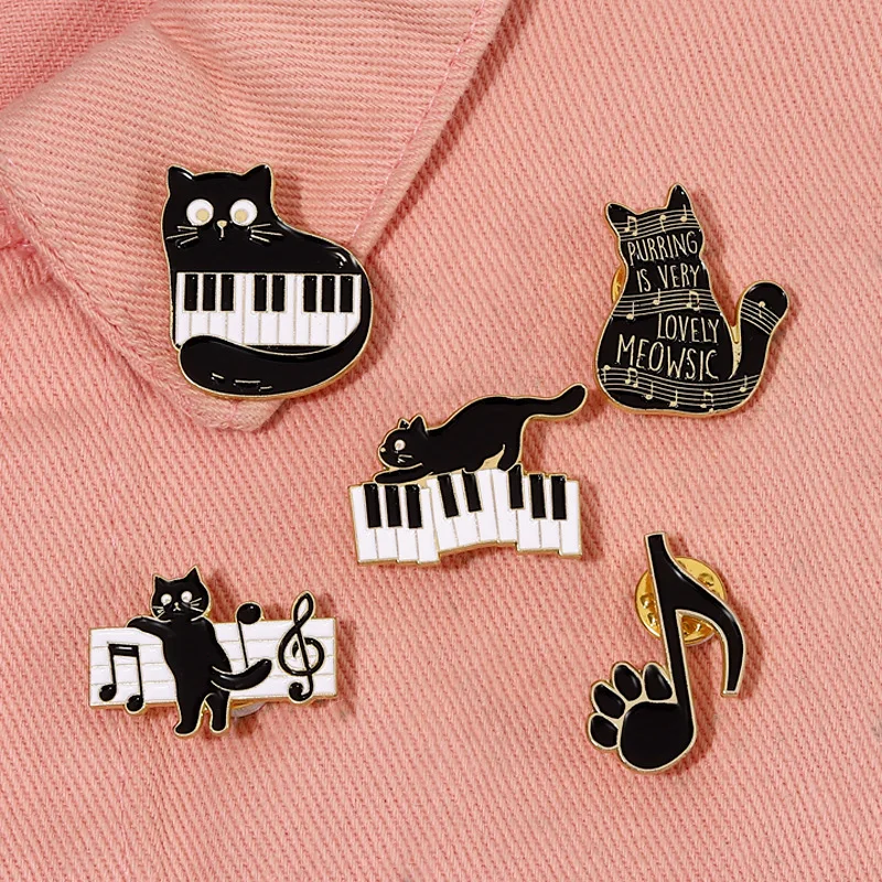 

Cat Pace Enamel Pins Custom Piano Keys Kitten Musical Note Brooches Lapel Badges Animal Music Jewelry Gift for Kids Friends
